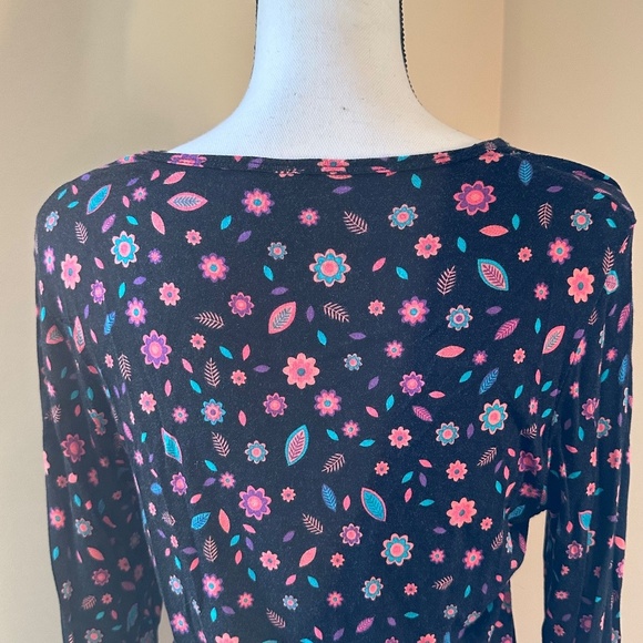 *ZOE + CHLOE* Black x Floral Fashion Long Sleeve Shirt Size Medium - Picture 5 of 8